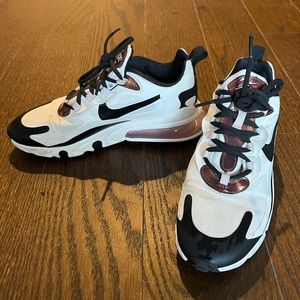 Nike React Air Max 270 Size 6 (Barely Worn!)